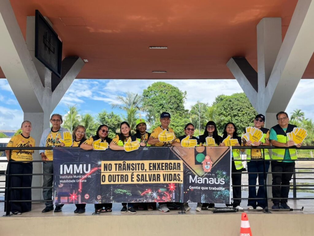 Prefeitura-de-Manaus-promove-acao-educativa-sobre-conscientizacao-no-transito-com-motoristas-e-pedestres-no-T7-3