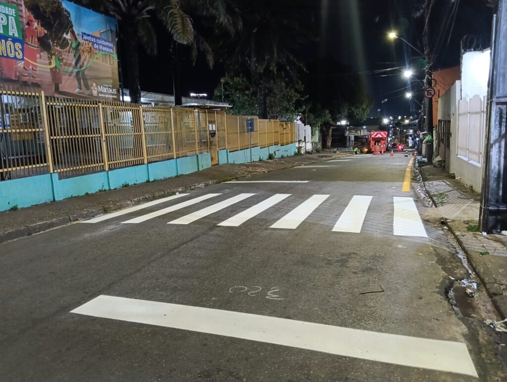 Prefeitura-de-Manaus-reforca-seguranca-viaria-com-nova-etapa-de-sinalizacao-em-quatro-zonas-da-cidade-2